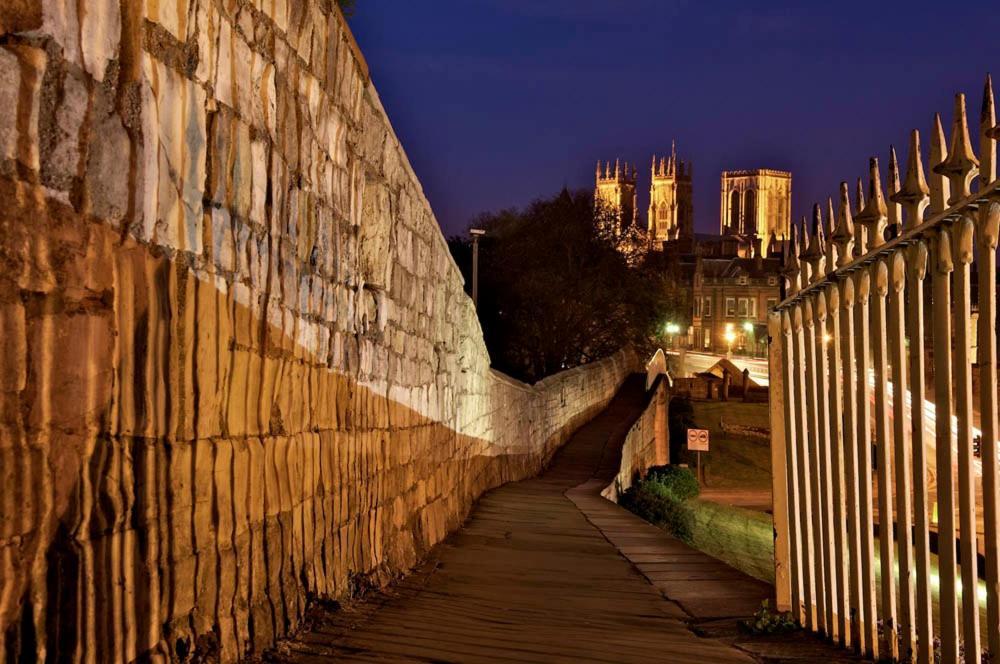 Minster View Apartment At Talbot Court, York Exteriör bild